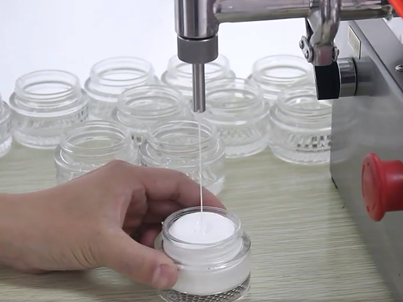 高粘度液体灌装机：：现代生产中的高效解决方案